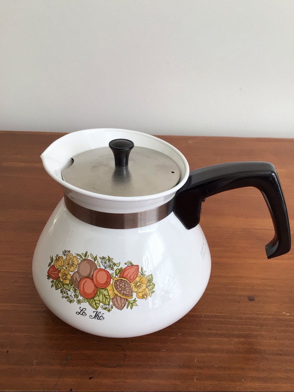 Corningware Le The White Floral Tea Pot with Black Handle